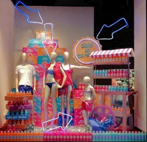 shopwindow display summer candys international